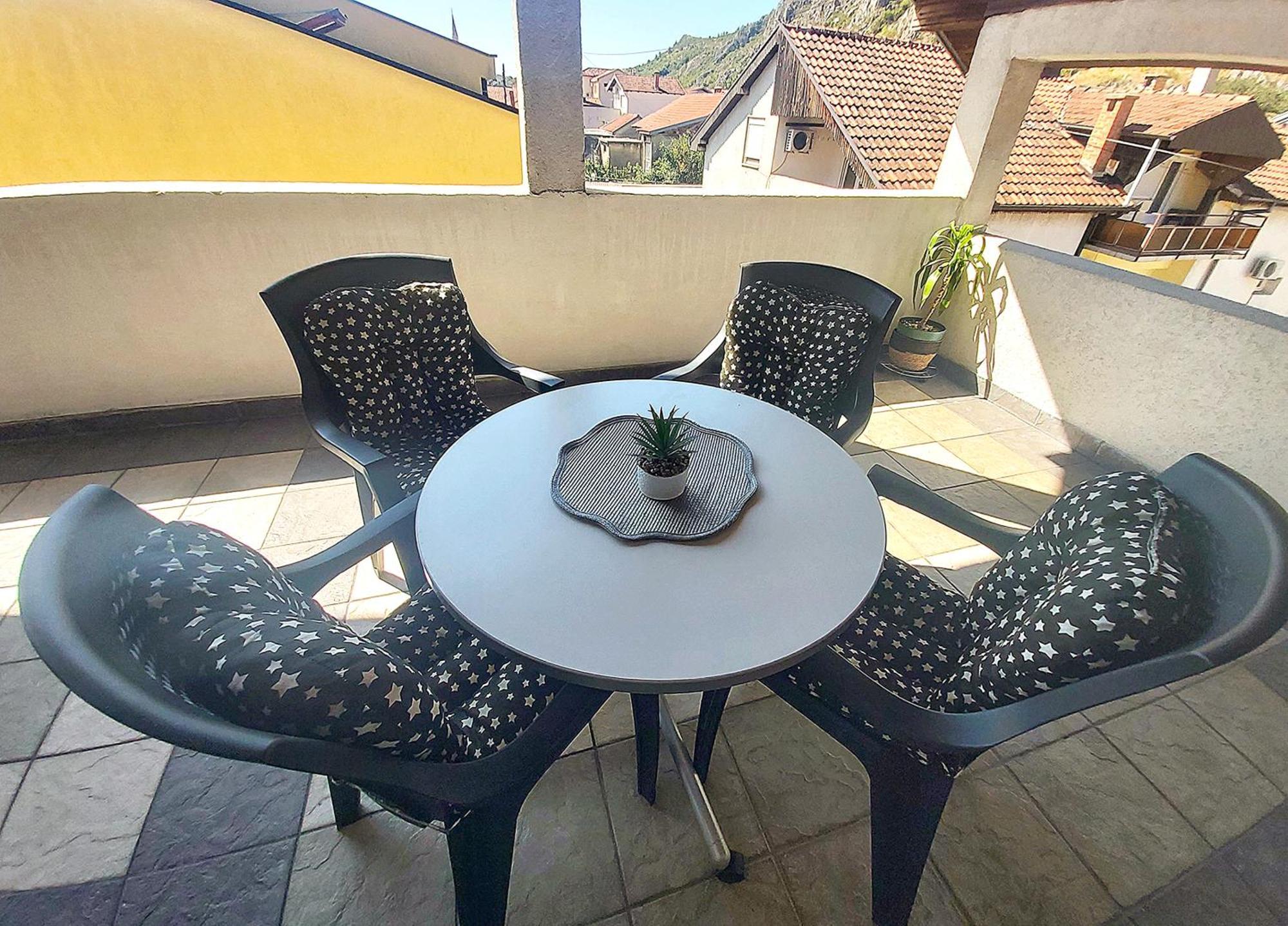 Zara Apartment With Terrace Near Old Town Мостар Екстер'єр фото