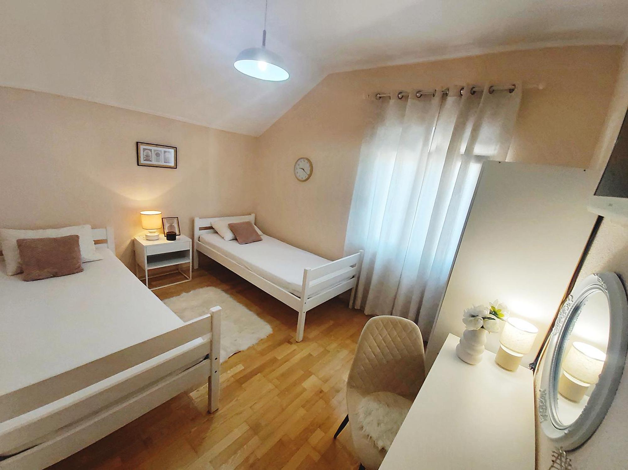Zara Apartment With Terrace Near Old Town Мостар Екстер'єр фото